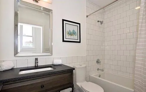 1719 N Maplewood Ave #G — Photo 7