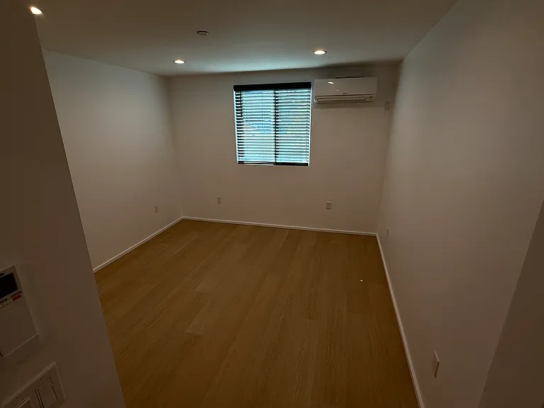 19239 Linnet St #19239 — Photo 15