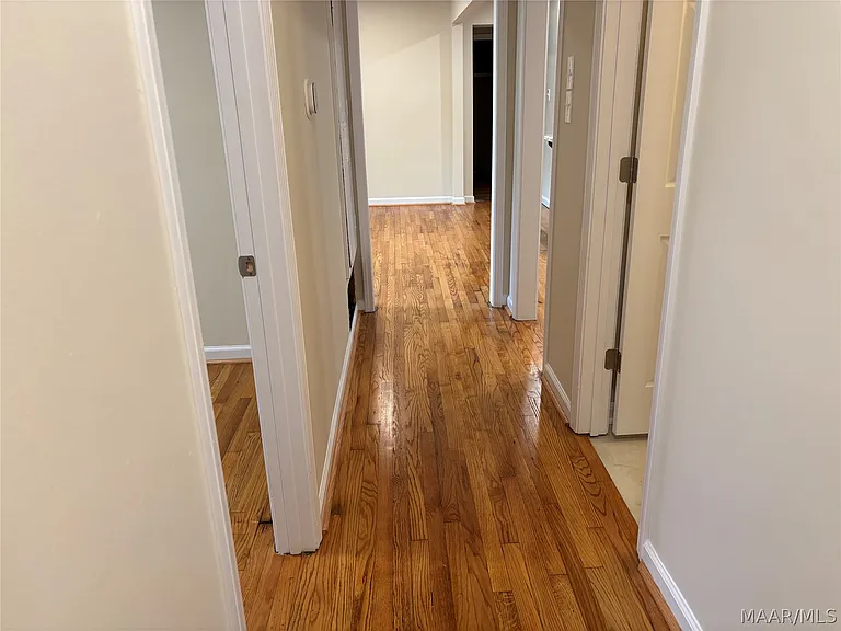 924 Peachtree St — Photo 7