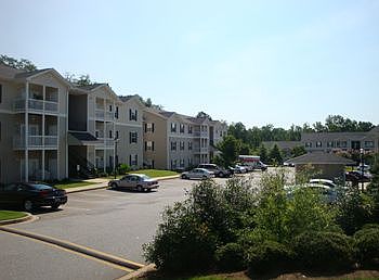 1st image of 423 McKenna Cir
