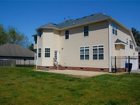3rd image of 3780 River Oak Cir