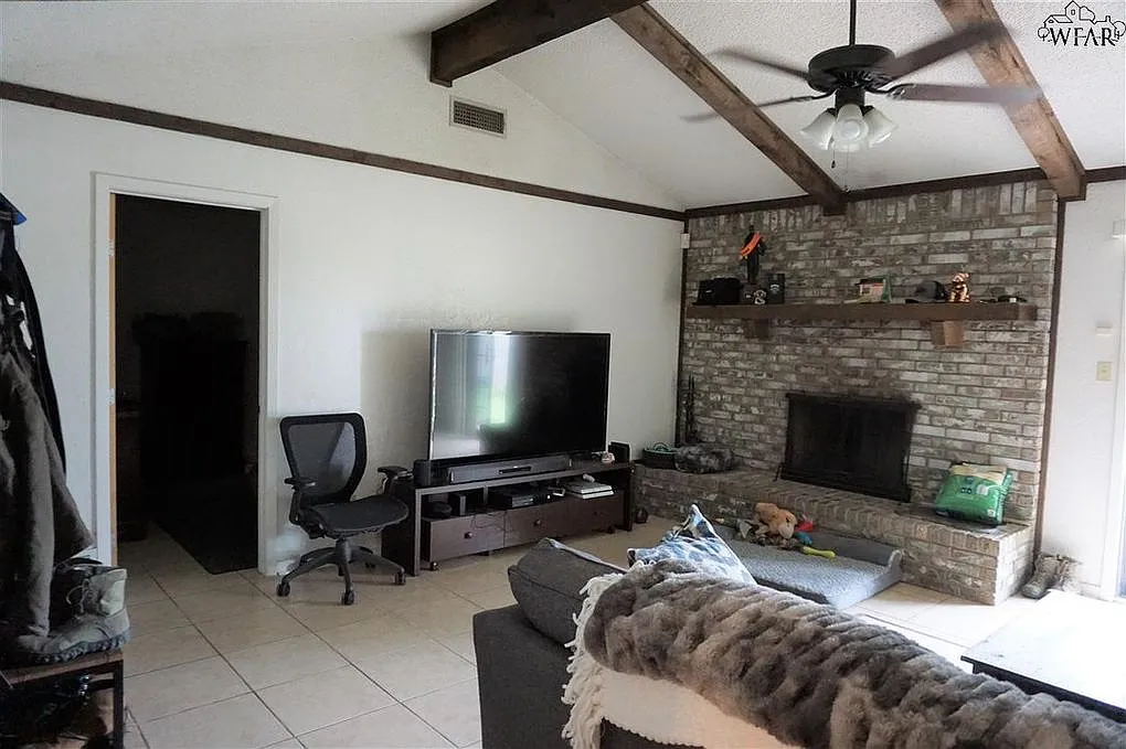 3 bed, 1360 sqft, $650 — Photo 4
