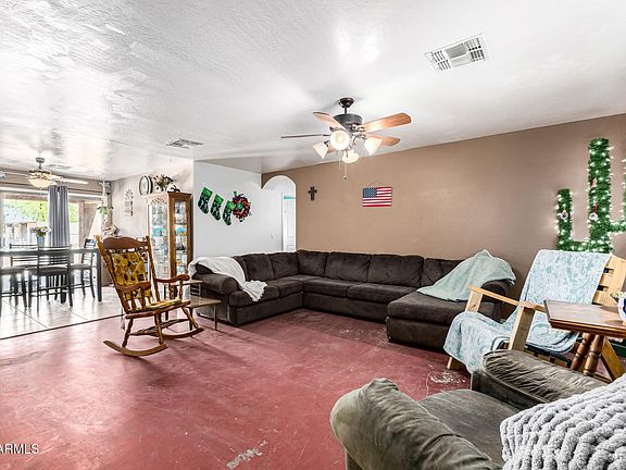 4th image of 34214 W WAYLAND Drive