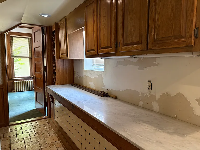 1249 York St #1 — Photo 11