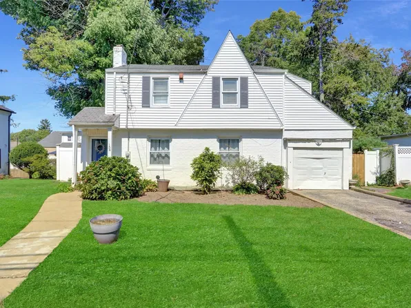 154 California Avenue, Freeport, NY 11520