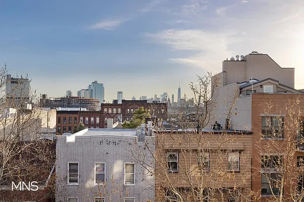 Rented by MNS | media 32