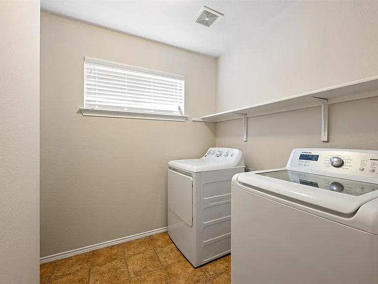 13405 Lismore Ln — Photo 32
