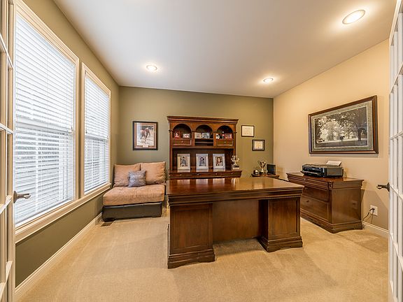 4th image of 10850 Arcaro Ln