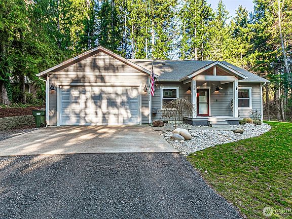 1576 SF 3 BR 1.75 BA .24 Acres Corner Lot Cud-de-Sac last home on Dead End Road 2-car Garage>