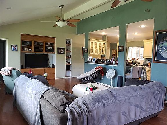 4th image of 217 Alalani St