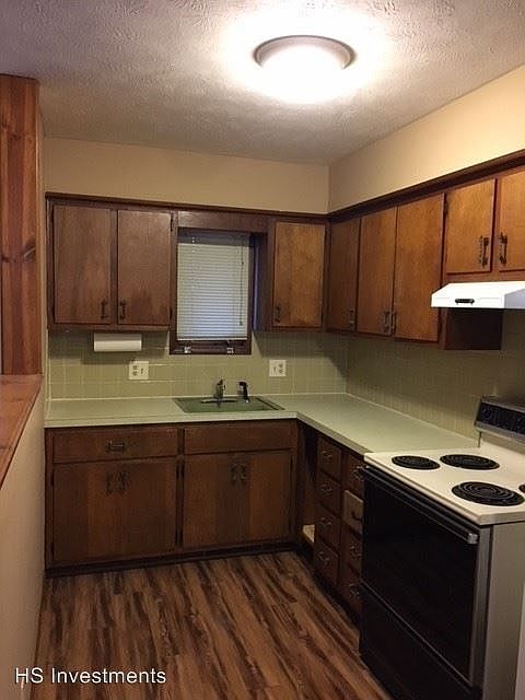 2nd image of 922 S Crutcher Ave APT C