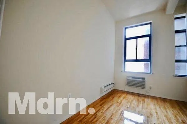 Rented by Mdrn Residential | media 27