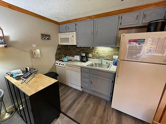 3rd image of 75 Mountain Lodge Ln #327