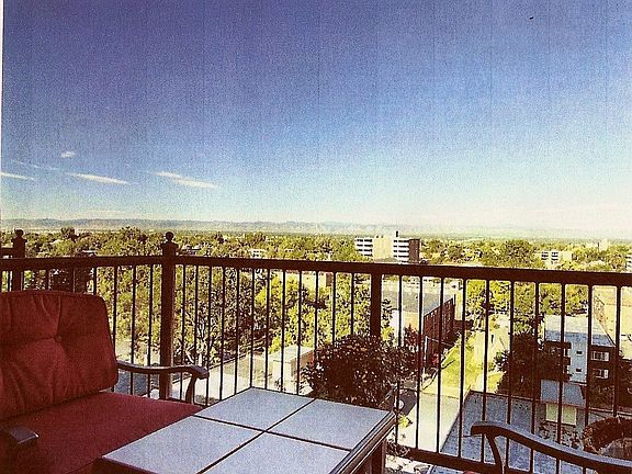 Balcony w/mtn view