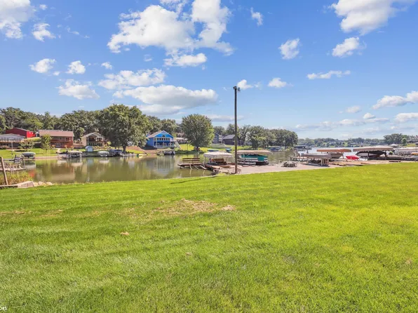 203 Woodland Rd, Montezuma, IA 50171