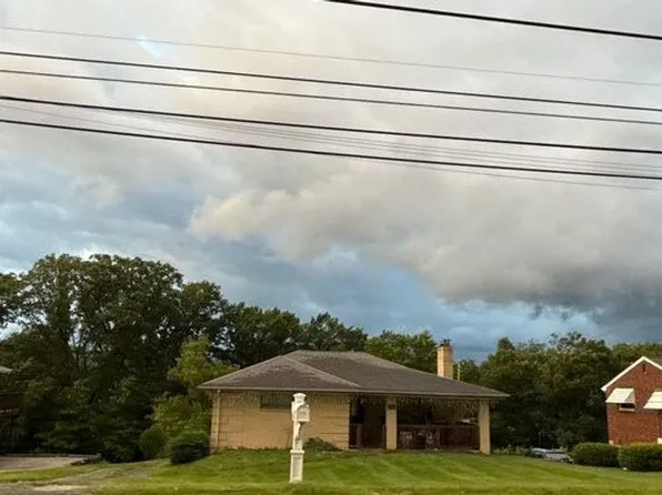 282 Coraopolis Rd, Coraopolis, PA 15108