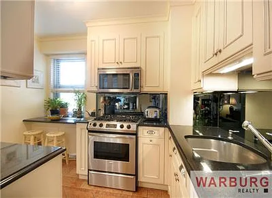 Sold by Warburg | media 28