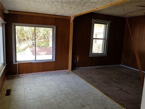 4th image of 5804 Kanawha Blvd E