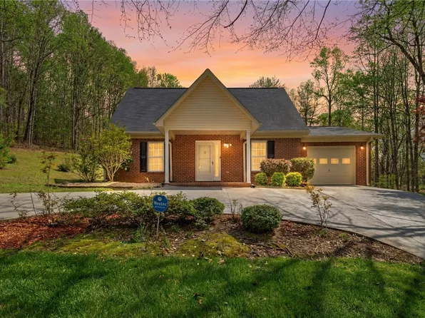 174 Turpin Dr, Easley, SC 29640