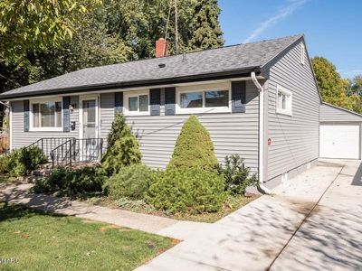 317 Kingsley Ave, Saint Joseph, MI, 49085