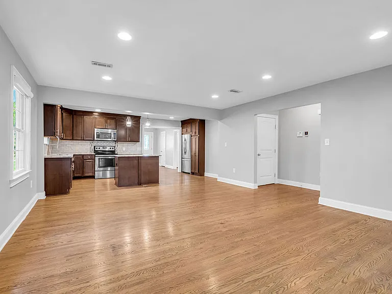 3826 Burrus St — Photo 13