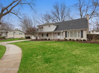 2407 E Northwood Ct, Arlington Heights, IL 60004