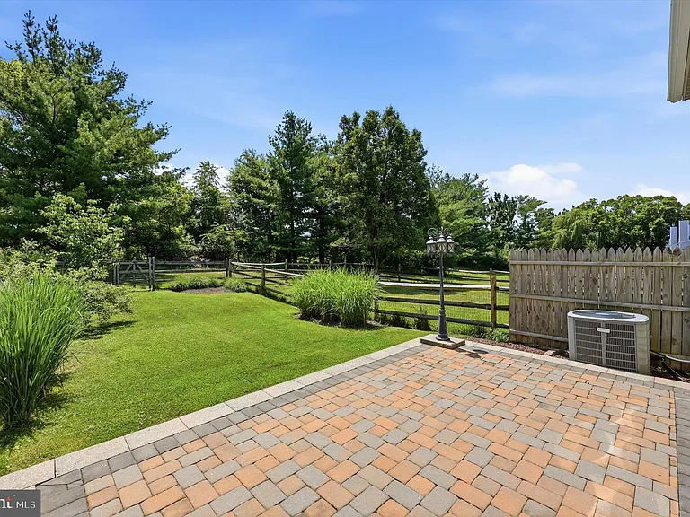 57 Parkview Way — Photo 3