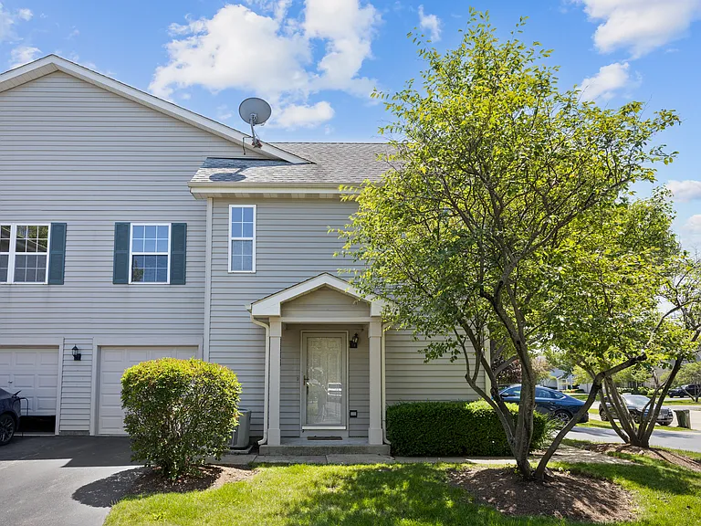1113 Orleans Dr — Photo 1