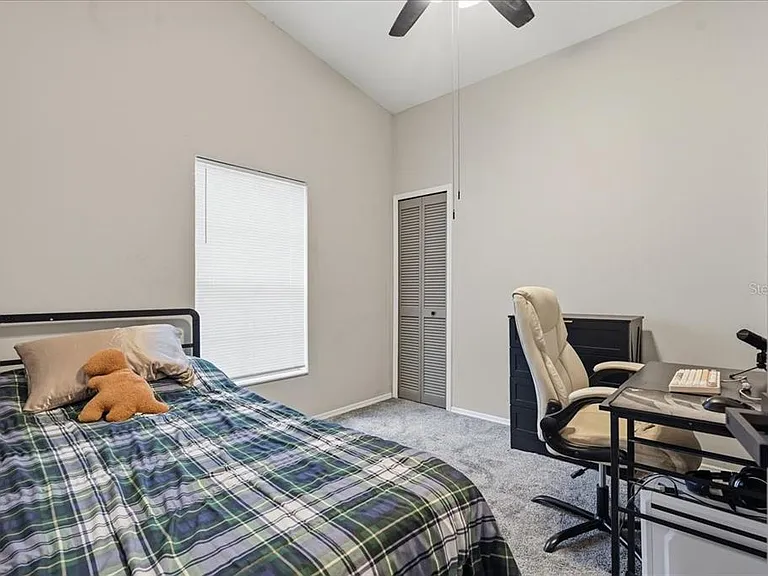 2120 Fletchers Point Cir — Photo 18