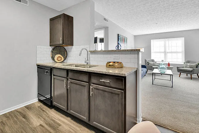 Trinity Lakes Apartments — Photo 39
