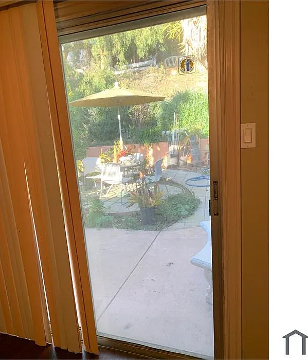 2 bed, 450 sqft, $2,400 — Photo 3