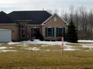 4586 Ridgeview Dr S, North Tonawanda, NY 14120