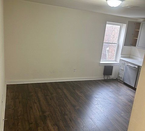 2nd image of 531 South St #205