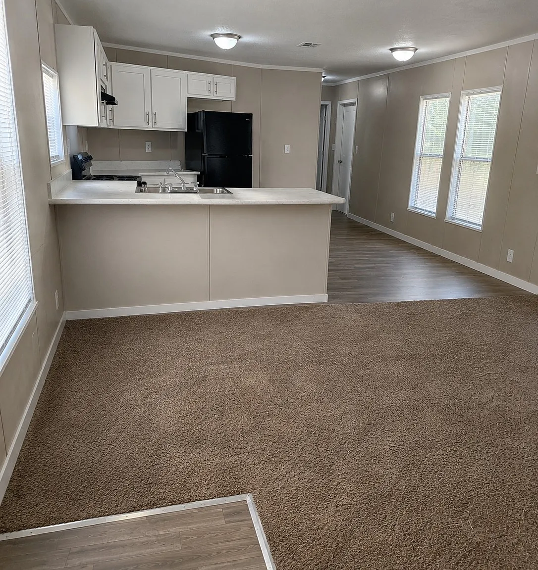 3 bed, 1216 sqft, $1,679 — Photo 2
