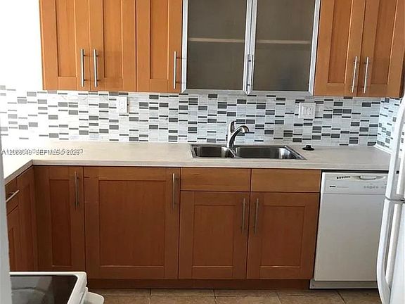 3rd image of 600 Three Islands Blvd APT 807