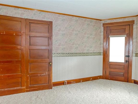 5th image of 734 Central Ave
