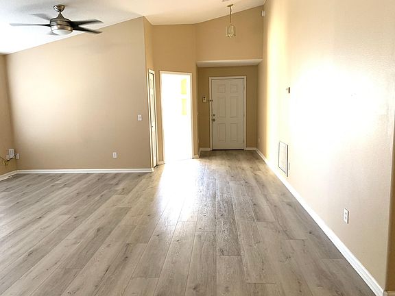 5th image of 6637 Cherry Grove Cir