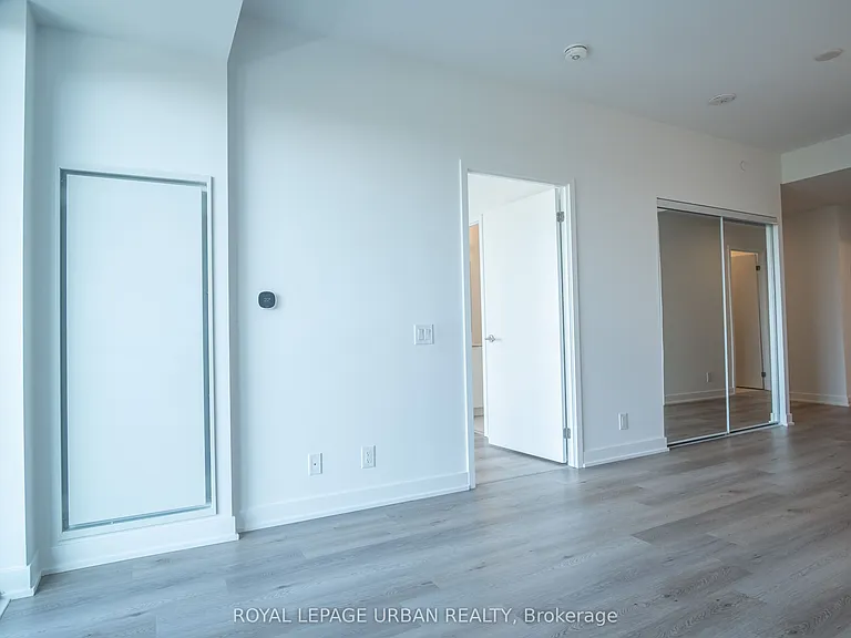 1660 Bloor St W #913 — Photo 12