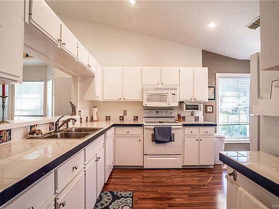 3rd image of 6101 W Framingham Ct