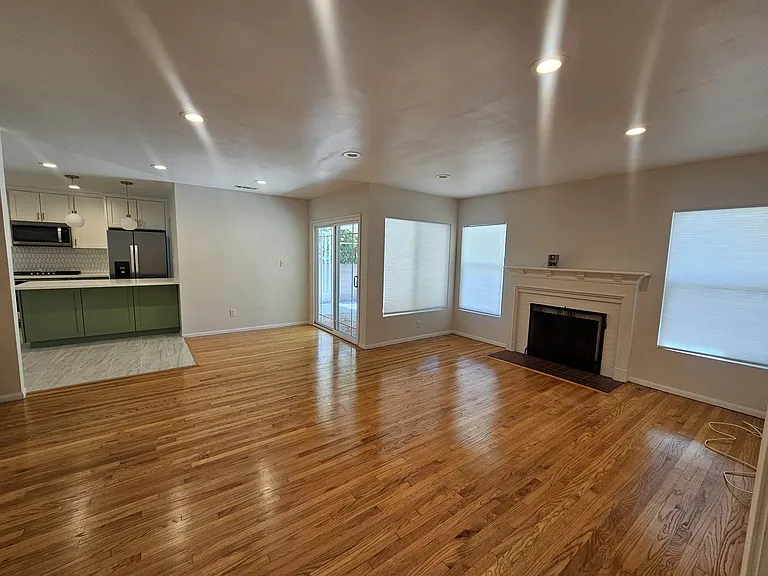 7618 Cleargrove Dr — Photo 9