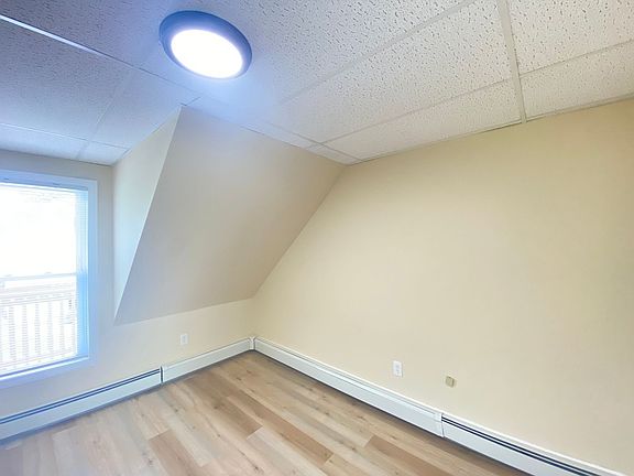5th image of 39 Ferry St #6