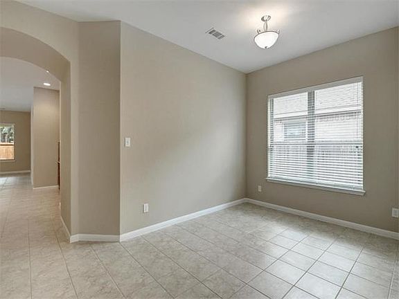 4th image of 611 Walsh Hill Trl
