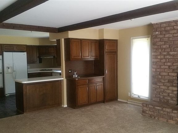 2nd image of 913 Wolf Dr