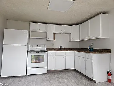 1016 Pearl St — Photo 6