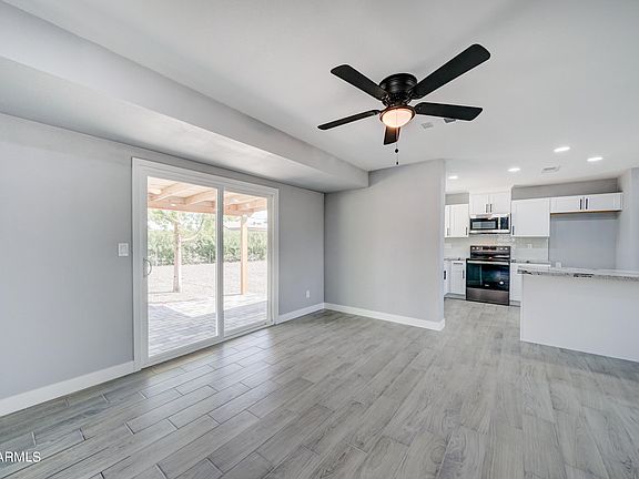 4th image of 11060 W CANTERBURY Drive