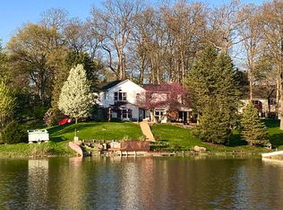 78 Woodlore Ct, Brighton, MI