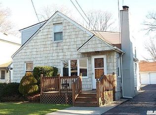 2867 Lenox Rd, Oceanside, NY 11572