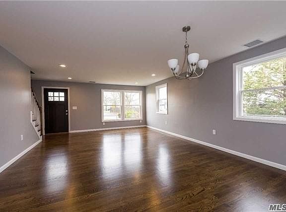 4th image of 13 Cooper Ln