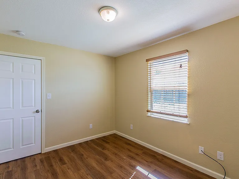 310 S Jena St — Photo 11