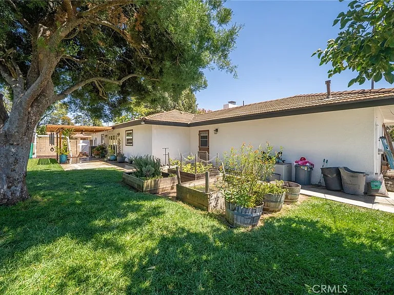 1025 Kent Dr — Photo 32